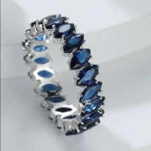 👠Beautiful Blue Rhinestone Silver Ring Size 7.5 Approx